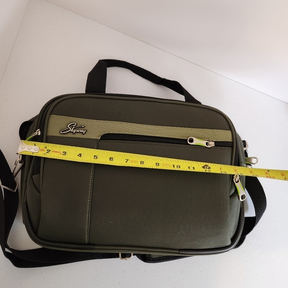 Skyway Green Travel Carry On Shoulder Tote Bag Luggage Laptop Business Office - Picture 8 of 11